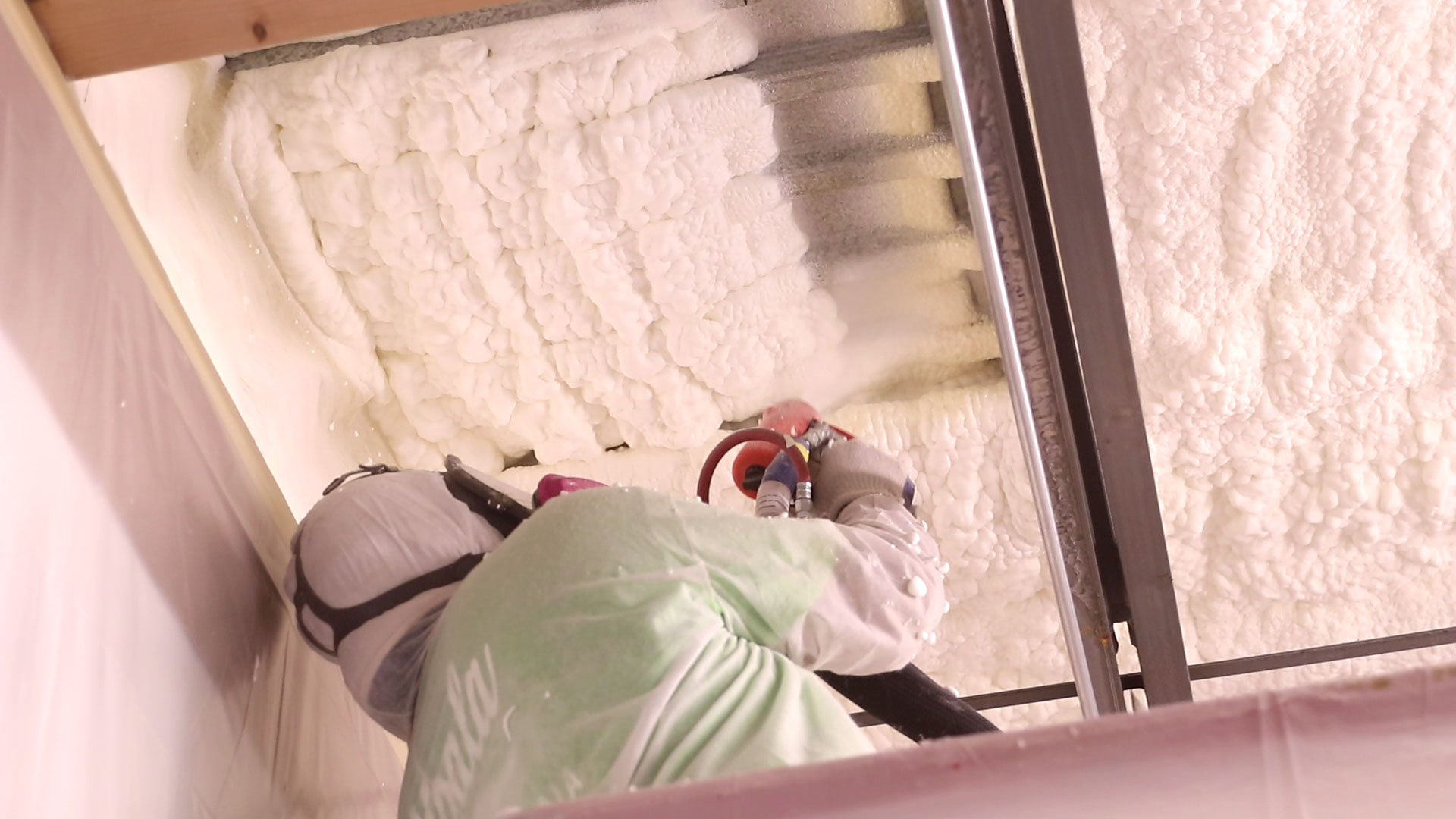 Differences Between Closed-Cell and Open-Cell Foam Insulation